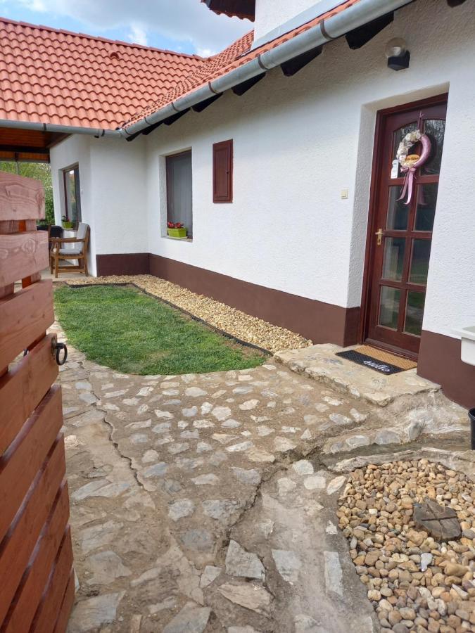 Villa Idill Ueduelohaz Tiszafüred Exterior foto